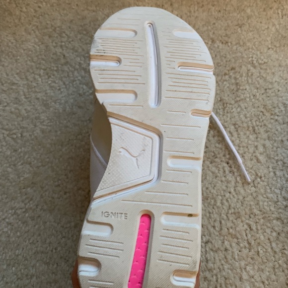 Shoes - Picture 4 of 7